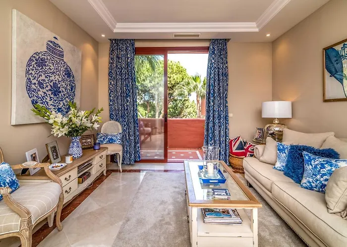 Luxury 2-bed Elviria - Pool Sauna & Gym