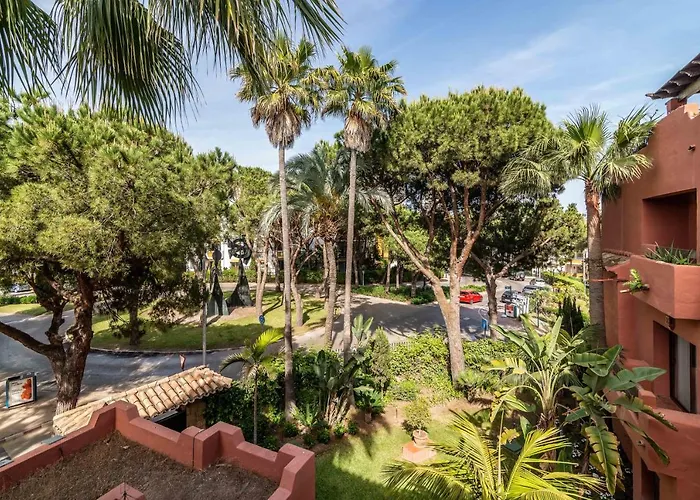 Luxury 2-bed Elviria - Pool Sauna & Gym Appartement