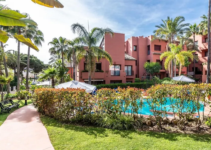 Luxury 2-bed Elviria - Pool Sauna & Gym