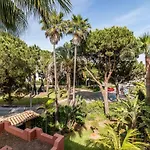 Luxury 2-bed Elviria - Pool Sauna & Gym Apartment