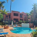 Luxury 2-bed Elviria - Pool Sauna & Gym * Marbella