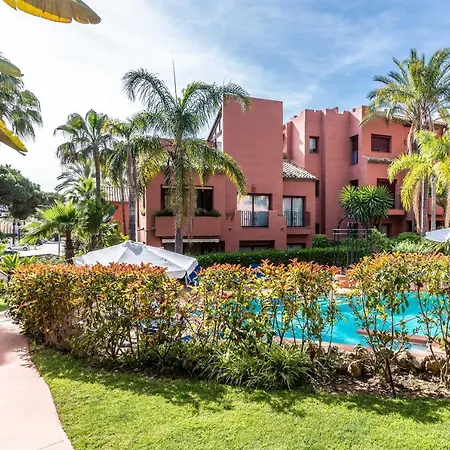 Luxury 2-bed In Elviria W Pool