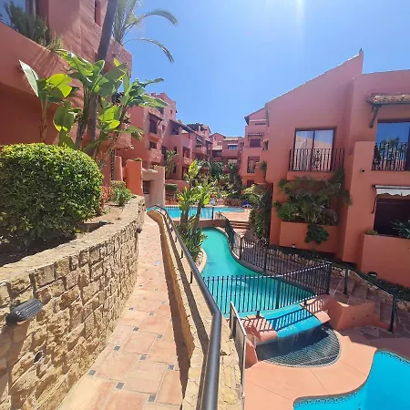 Luxury 2-bed Elviria - Pool Sauna & Gym *