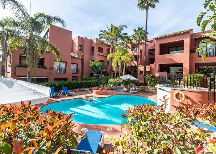 Luxury 2-bed Elviria - Pool Sauna & Gym マルベーリャ