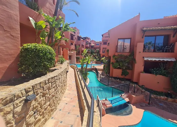 Luxury 2-bed Elviria - Pool Sauna & Gym *