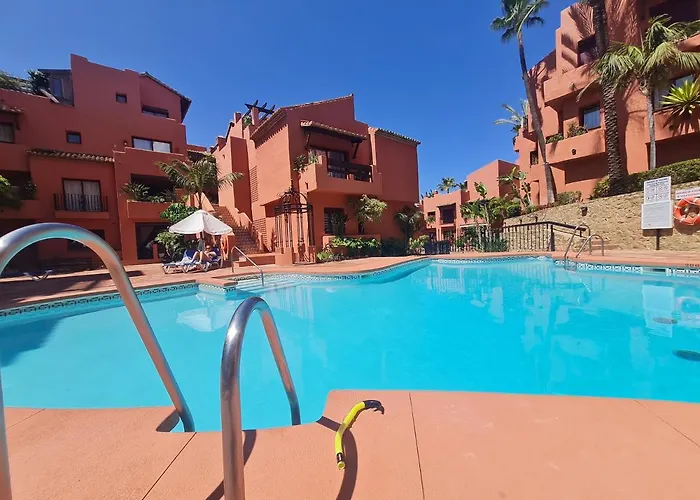 Luxury 2-bed Elviria - Pool Sauna & Gym