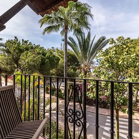 아파트 Luxury 2-bed Elviria - Pool Sauna & Gym *