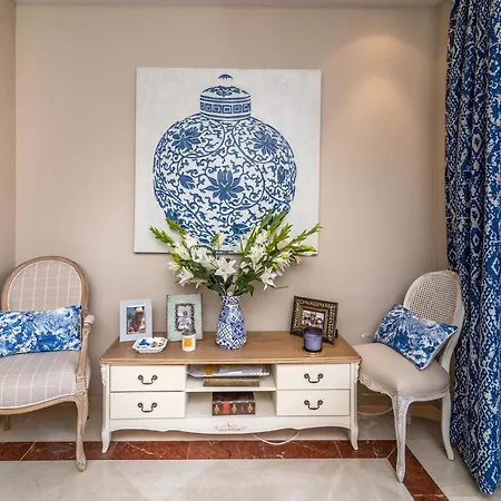 아파트 Luxury 2-bed Elviria - Pool Sauna & Gym 마르베야