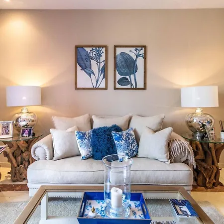 Luxury 2-bed Elviria - Pool Sauna & Gym *