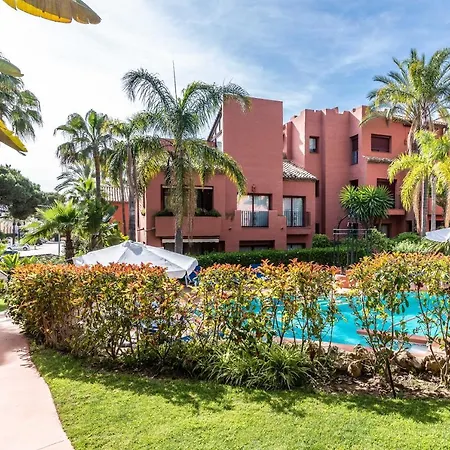 Luxury 2-bed Elviria - Pool Sauna & Gym