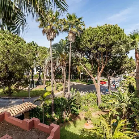 Luxury 2-bed Elviria - Pool Sauna & Gym Apartament