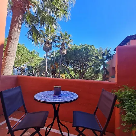 Luxury 2-bed Elviria - Pool Sauna & Gym Marbella