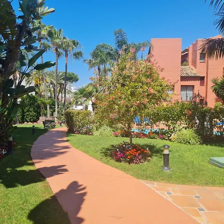 公寓 Luxury 2-bed Elviria - Pool Sauna & Gym