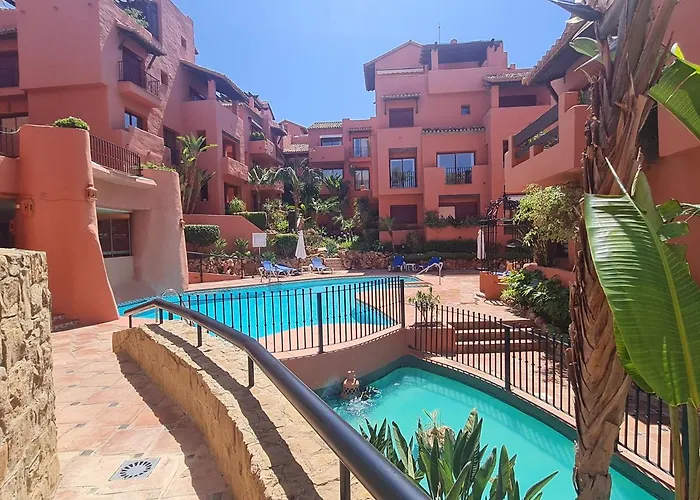 Luxury 2-bed Elviria - Pool Sauna & Gym * 马尔韦利亚