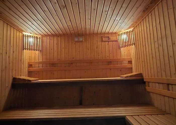 公寓 Luxury 2-bed Elviria - Pool Sauna & Gym *